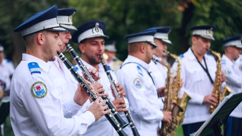 A Román Csendőrség katonazenekara ad koncertet Szatmárnémetiben