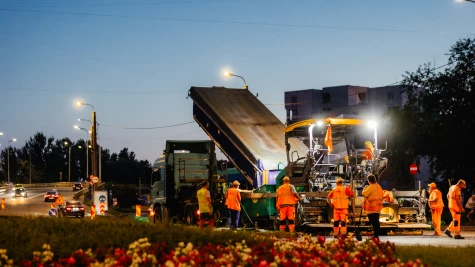 Se asfaltează noaptea pentru a crea cât mai puțin disconfort participanților la trafic