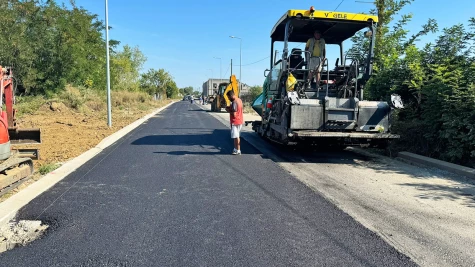 Au început lucrările de asfaltare pe strada Grădinarilor